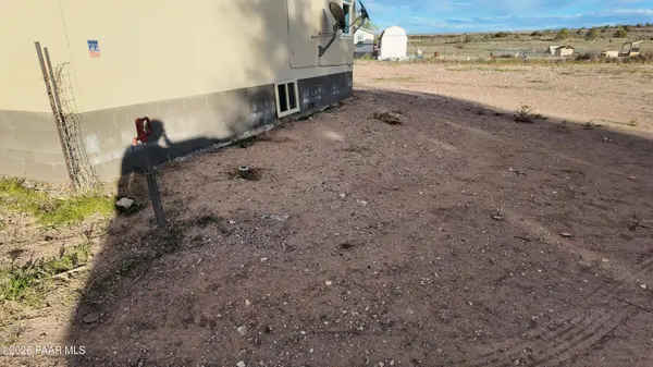 275 E Houston RD, Paulden, AZ 86334