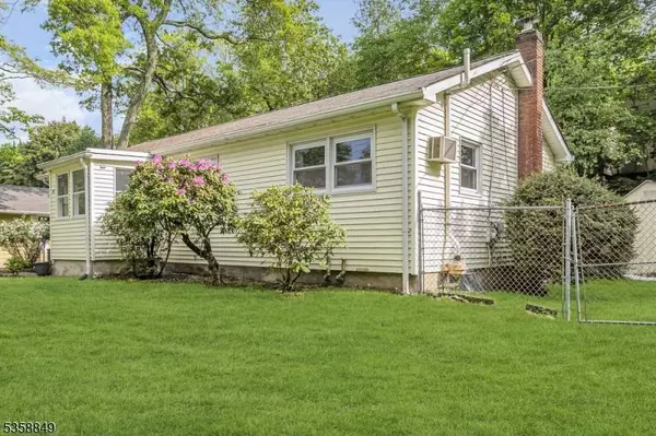 10 Dale Trl, Hopatcong Boro, NJ 07843