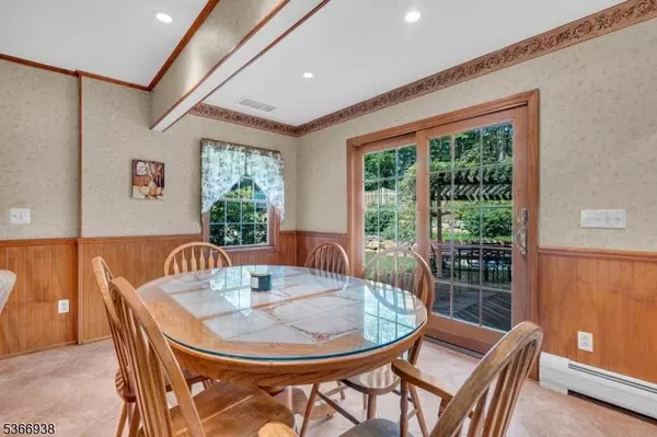 87 Edward Dr, Ringwood Boro, NJ 07456