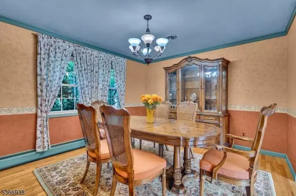 87 Edward Dr, Ringwood Boro, NJ 07456