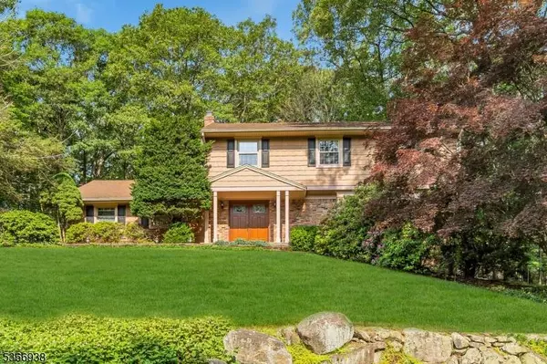 87 Edward Dr, Ringwood Boro, NJ 07456