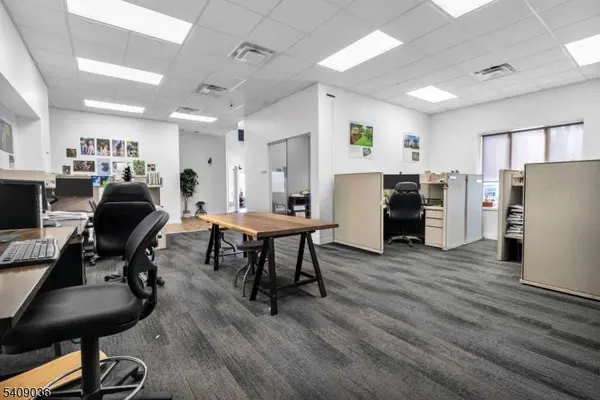 140 W Main St, Clinton Twp., NJ 08829