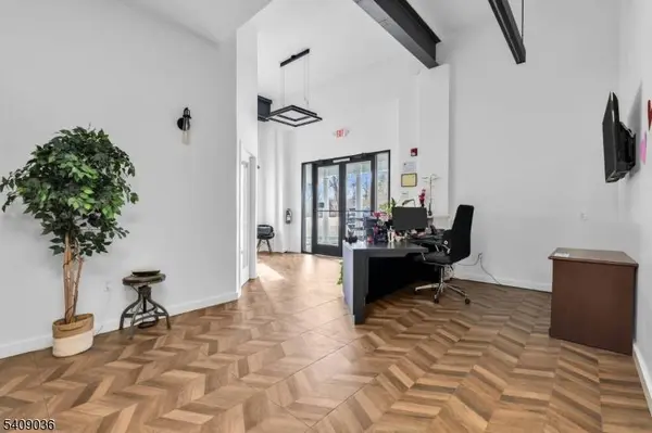 140 W Main St, Clinton Twp., NJ 08829