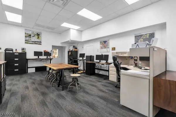 140 W Main St, Clinton Twp., NJ 08829