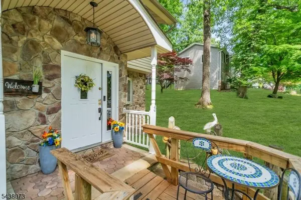 3 Kadel Dr, Mount Arlington Boro, NJ 07856