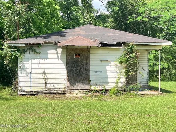 N Critz Street, Wiggins, MS 39577