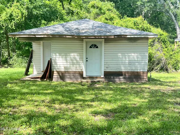 N Critz Street, Wiggins, MS 39577
