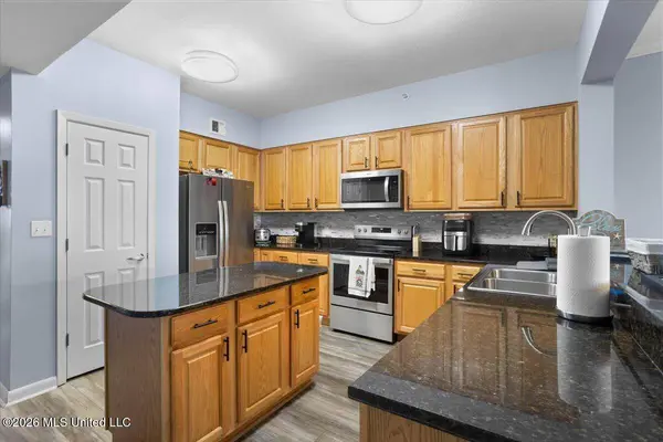 2230 Beach Drive #404, Gulfport, MS 39507