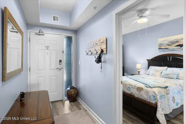 2230 Beach Drive #404, Gulfport, MS 39507