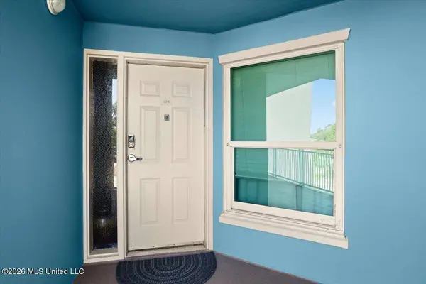 2230 Beach Drive #404, Gulfport, MS 39507