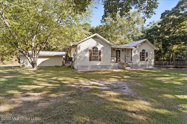 5704 Center Street, Ocean Springs, MS 39564