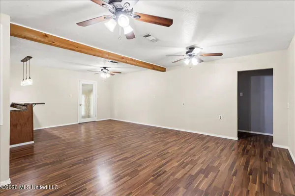 5704 Center Street, Ocean Springs, MS 39564