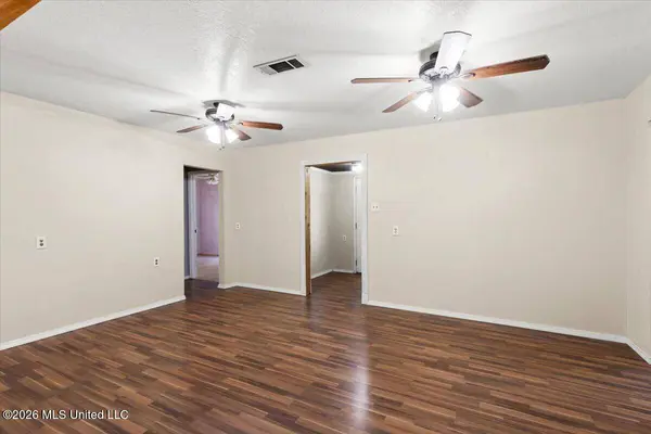 5704 Center Street, Ocean Springs, MS 39564