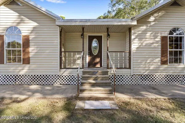 5704 Center Street, Ocean Springs, MS 39564