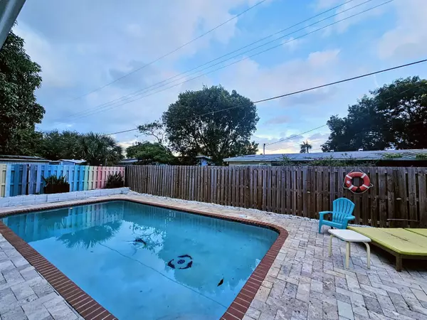 1820 Hillcrest AVE, Lake Worth Beach, FL 33461