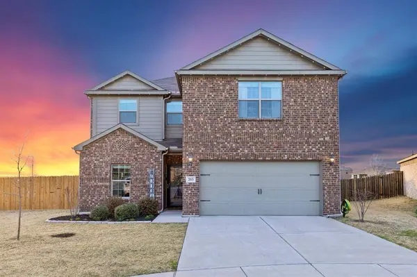 203 Point Rider Road, Newark, TX 76071