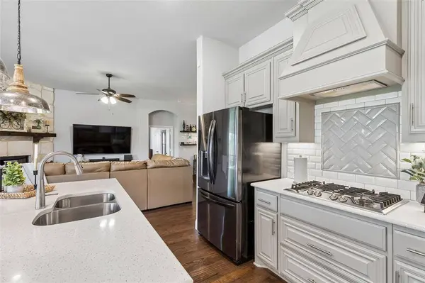 1201 Misty Ridge Drive, Justin, TX 76247