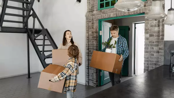 Downsizing Without Debt: How More Homeowners Are Buying Their Next House in Cash