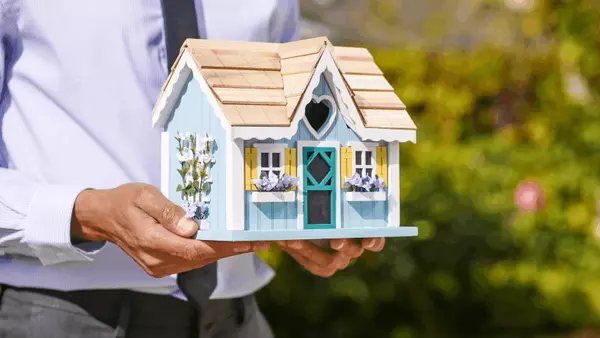 4 Strategies to Make Your Offer Stand Out This Spring