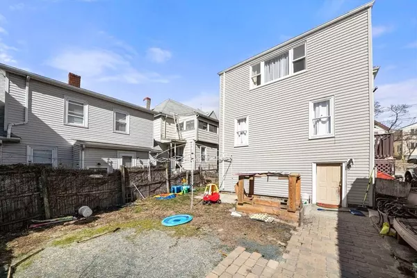 71 Summer St, Everett, MA 02149