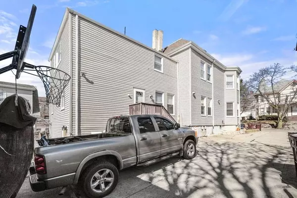 71 Summer St, Everett, MA 02149