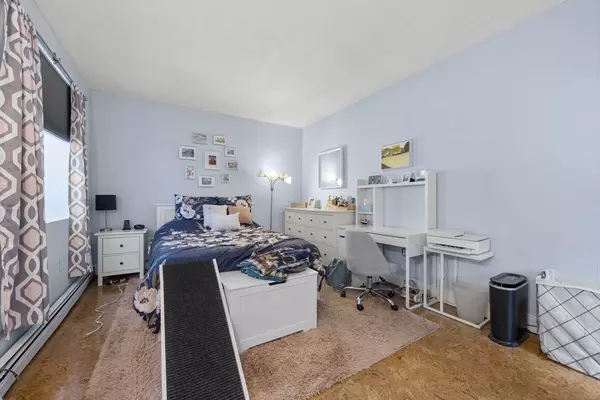 151 W 6th St #1, Boston, MA 02127