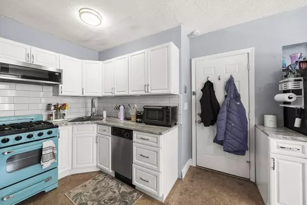 151 W 6th St #1, Boston, MA 02127