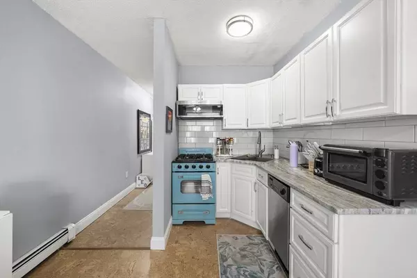 151 W 6th St #1, Boston, MA 02127