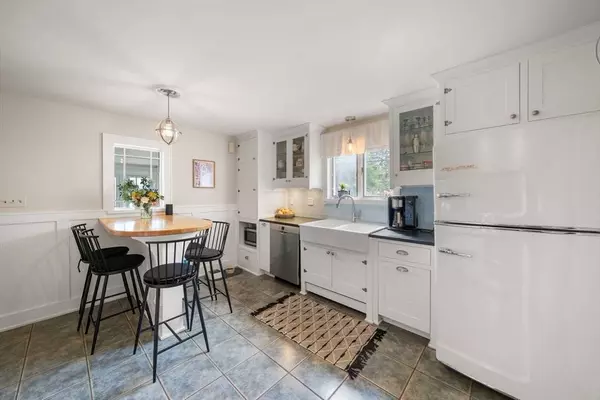 85 Casey St, Norwood, MA 02062