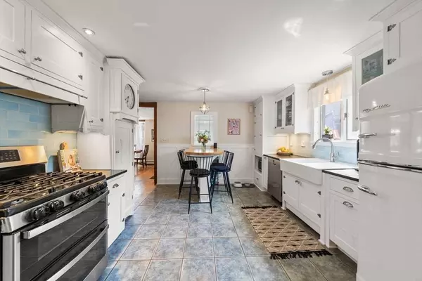 85 Casey St, Norwood, MA 02062