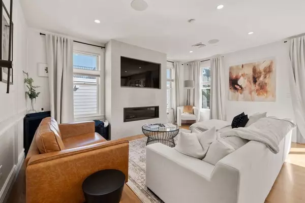 341 E St #3, Boston, MA 02127