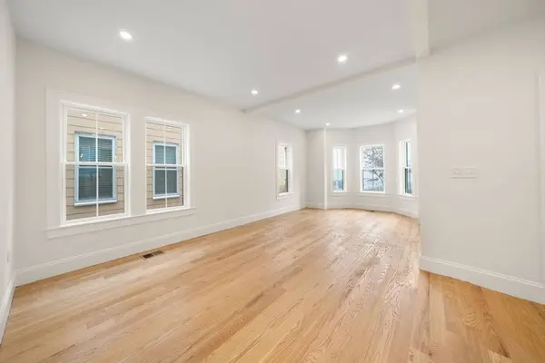 81 Gilman St, Somerville, MA 02145