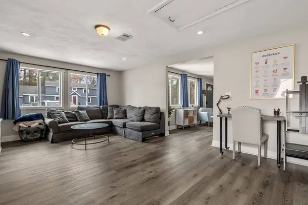 443 Pleasant St, Tewksbury, MA 01876