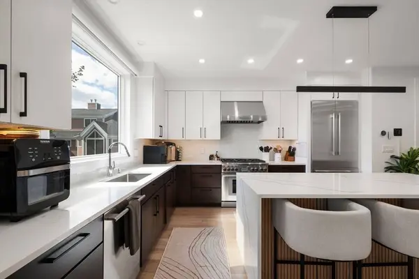 9 Johnson Pl #9, Newton, MA 02466