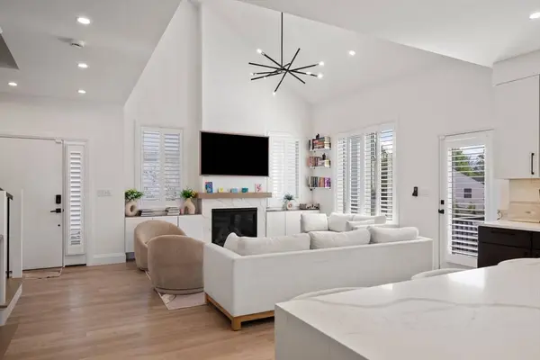 9 Johnson Pl #9, Newton, MA 02466