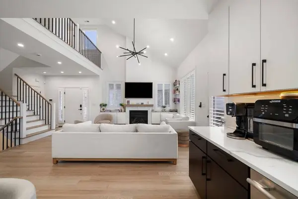 9 Johnson Pl #9, Newton, MA 02466