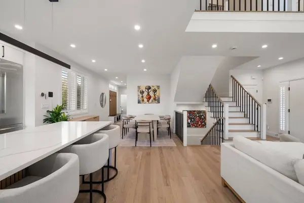 9 Johnson Pl #9, Newton, MA 02466