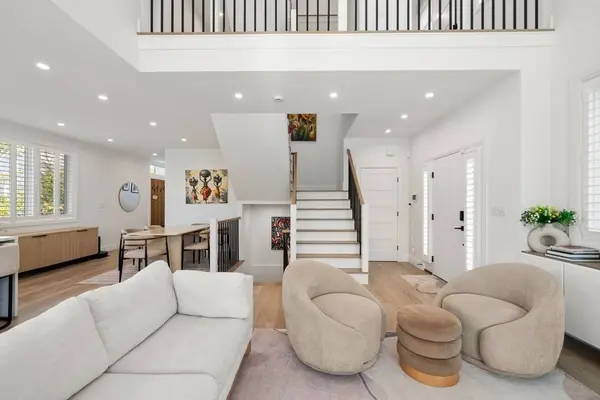 9 Johnson Pl #9, Newton, MA 02466