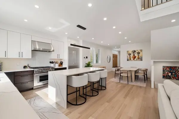 9 Johnson Pl #9, Newton, MA 02466