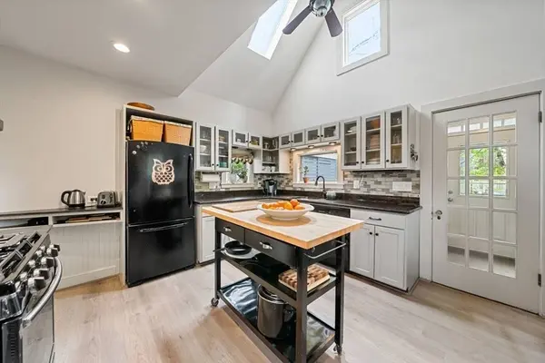94 William St, Stoneham, MA 02180