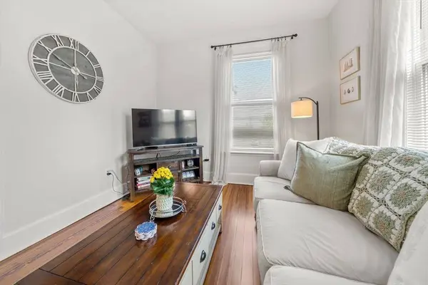 554 E 4th St #1B, Boston, MA 02127