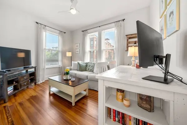 554 E 4th St #1B, Boston, MA 02127