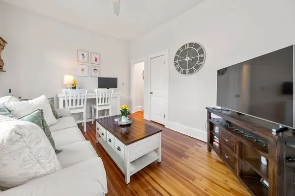 554 E 4th St #1B, Boston, MA 02127