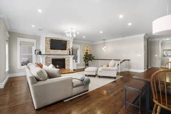 9 M St #2, Boston, MA 02127