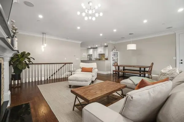 9 M St #2, Boston, MA 02127