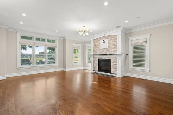 9 M #2, Boston, MA 02127