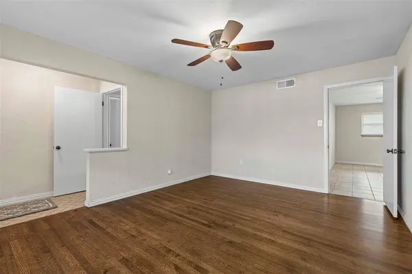 9209 Boundbrook Avenue, Dallas, TX 75243