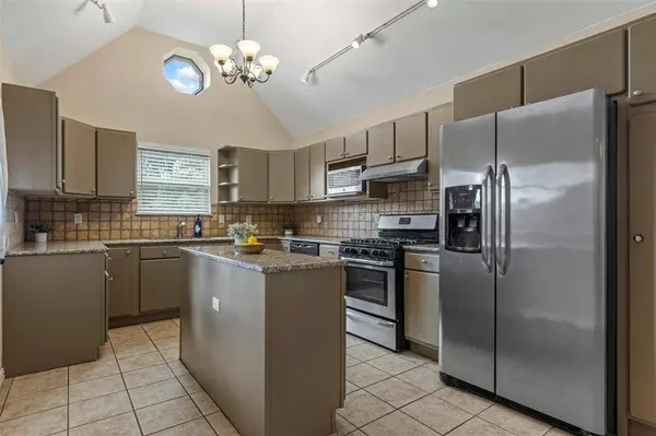 9209 Boundbrook Avenue, Dallas, TX 75243