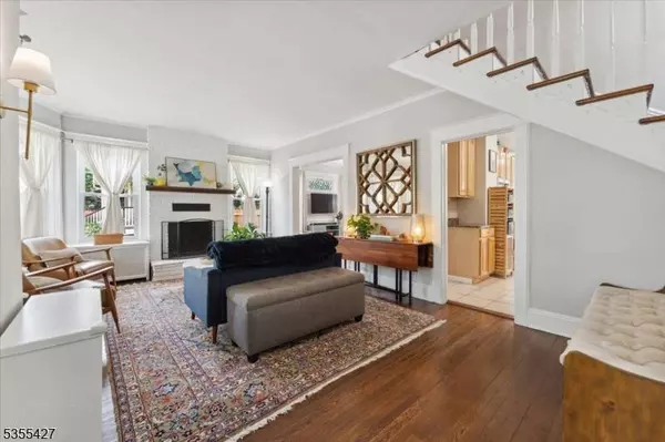 527 Coleman Pl, Westfield Town, NJ 07090