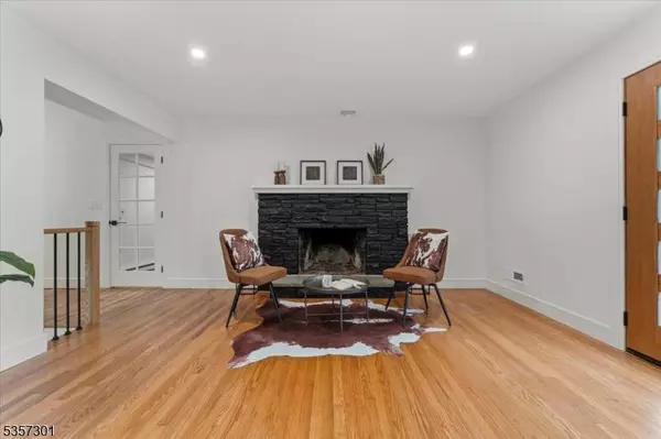 60 Riverside Dr, Florham Park Boro, NJ 07932